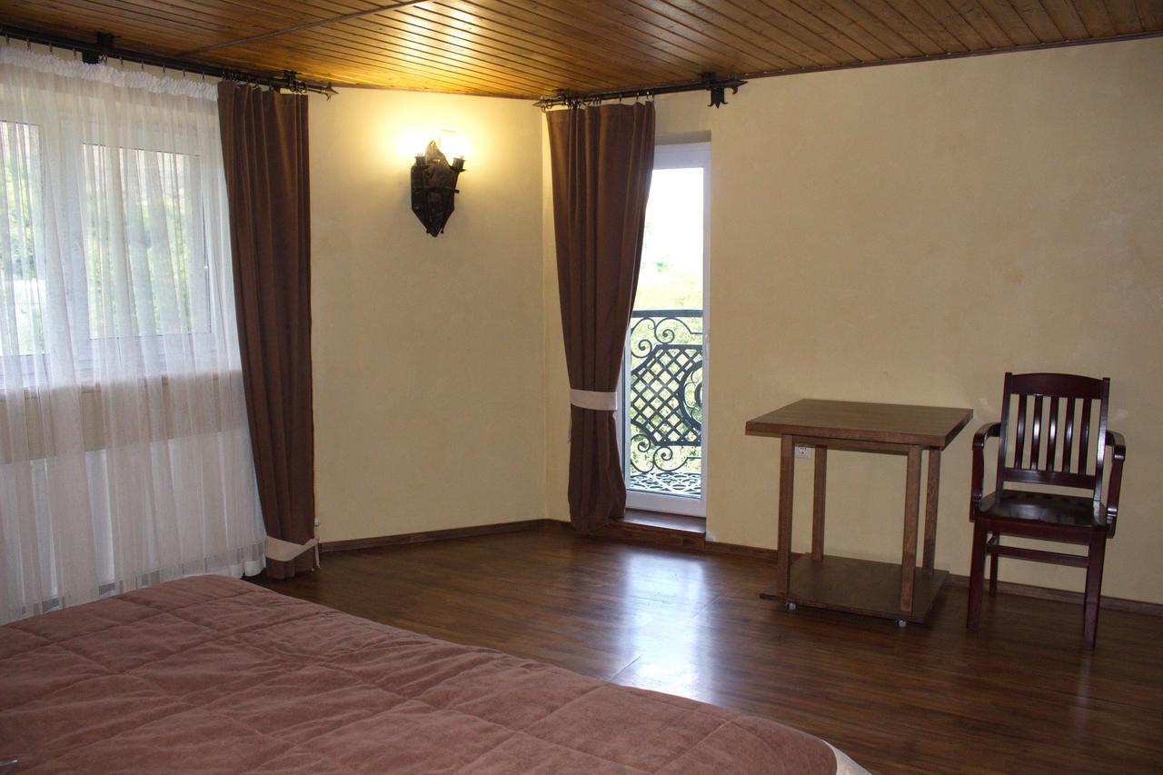 Smotrytska Vezha Hotel Kamianets-Podilskyi Ngoại thất bức ảnh