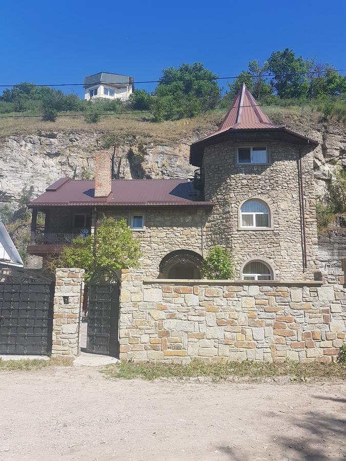 Smotrytska Vezha Hotel Kamianets-Podilskyi Ngoại thất bức ảnh